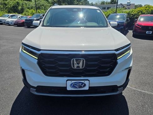 Used 2023 Honda Pilot Touring image 8