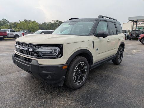 Used 2025 Ford Bronco Sport Outer Banks w/ Outer Banks Tech Package+ AWD/4WD image 8