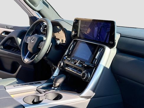 New 2026 Lexus LX 700h F Sport image 5