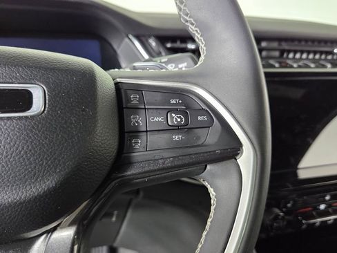 Used 2023 Jeep Grand Cherokee L Laredo AWD/4WD image 19