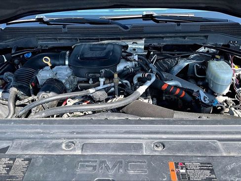 Used 2015 GMC Sierra 2500 SLT w/ Suspension Package, Off-Road RWD image 10
