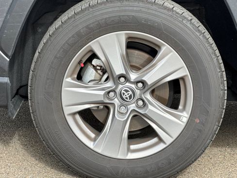Certified 2025 Toyota RAV4 XLE w/ Convenience Package AWD/4WD image 45
