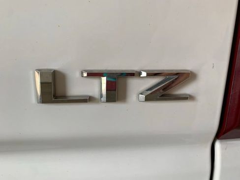 Used 2020 Chevrolet Silverado 1500 LTZ w/ LTZ Convenience Package AWD/4WD image 34