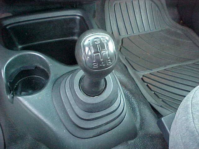 Used 2002 Chevrolet S10 Pickup 2WD Regular Cab image 1