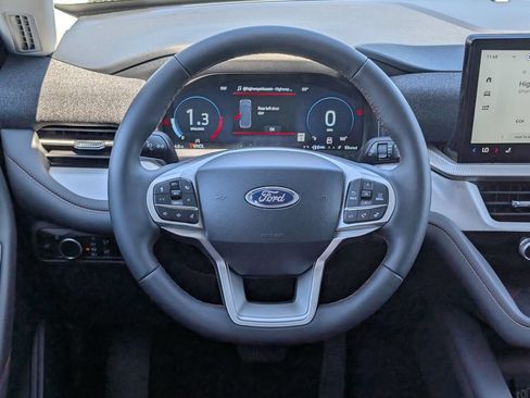 New 2026 Ford Explorer Active RWD image 11