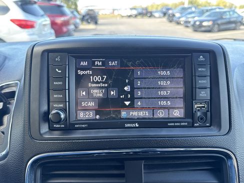 Used 2018 Dodge Grand Caravan SE image 13