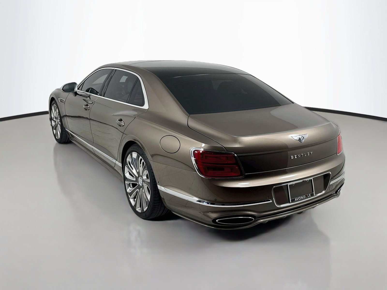 Certified 2025 Bentley Flying Spur Plug-In Hybrid AWD/4WD image 3