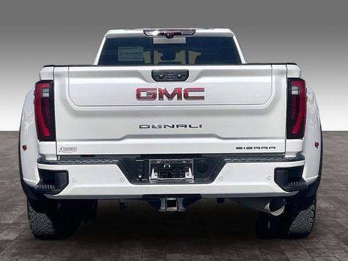 Used 2024 GMC Sierra 3500 Denali w/ Denali Reserve Package image 4