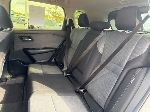 Used 2023 Nissan Rogue SV image 22