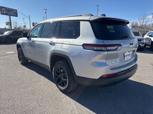 New 2025 Jeep Grand Cherokee L Laredo image 4