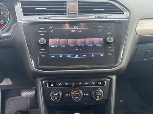 Used 2021 Volkswagen Tiguan SE FWD image 8