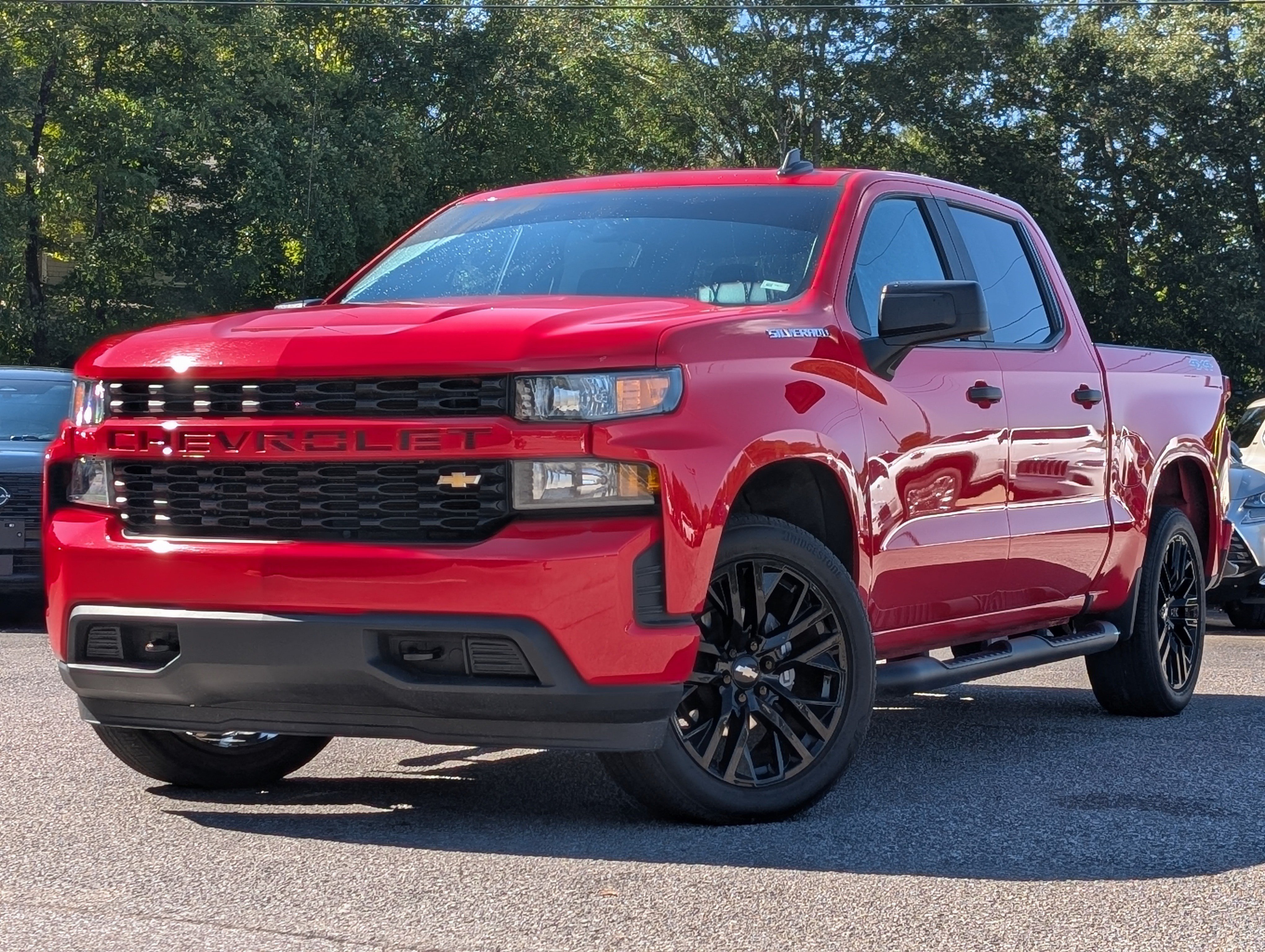 Used 2020 Chevrolet Silverado 1500 Custom w/ Custom Value Package AWD/4WD image 4