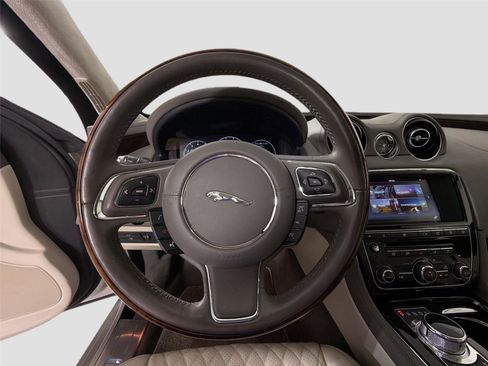 Used 2017 Jaguar XJ L Portfolio RWD image 12