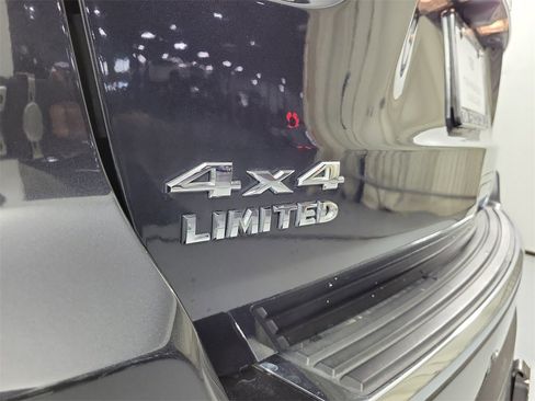 Used 2013 Jeep Grand Cherokee Limited w/ Luxury Group II image 5