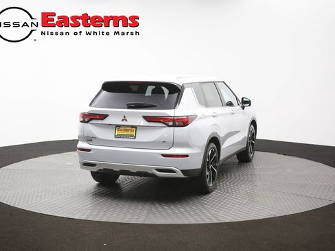 Used 2024 Mitsubishi Outlander AWD image 40