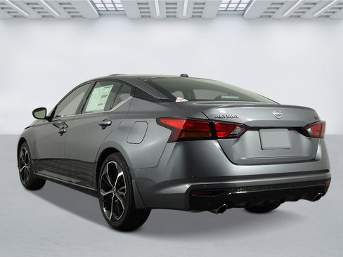 New 2025 Nissan Altima 2.5 SR w/ SR Premium Package FWD image 3