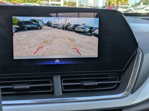 Used 2025 Chevrolet Trax LT w/ LT Convenience Package image 9