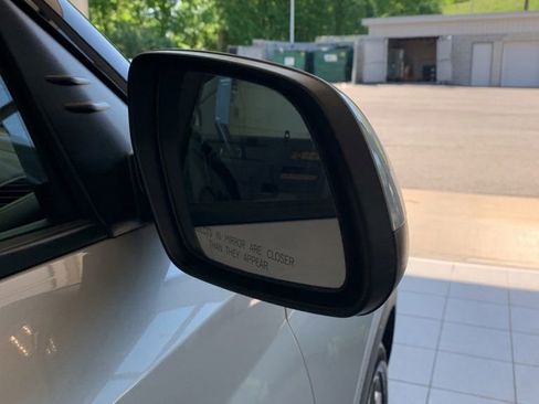Certified 2023 Hyundai Venue SEL FWD image 21