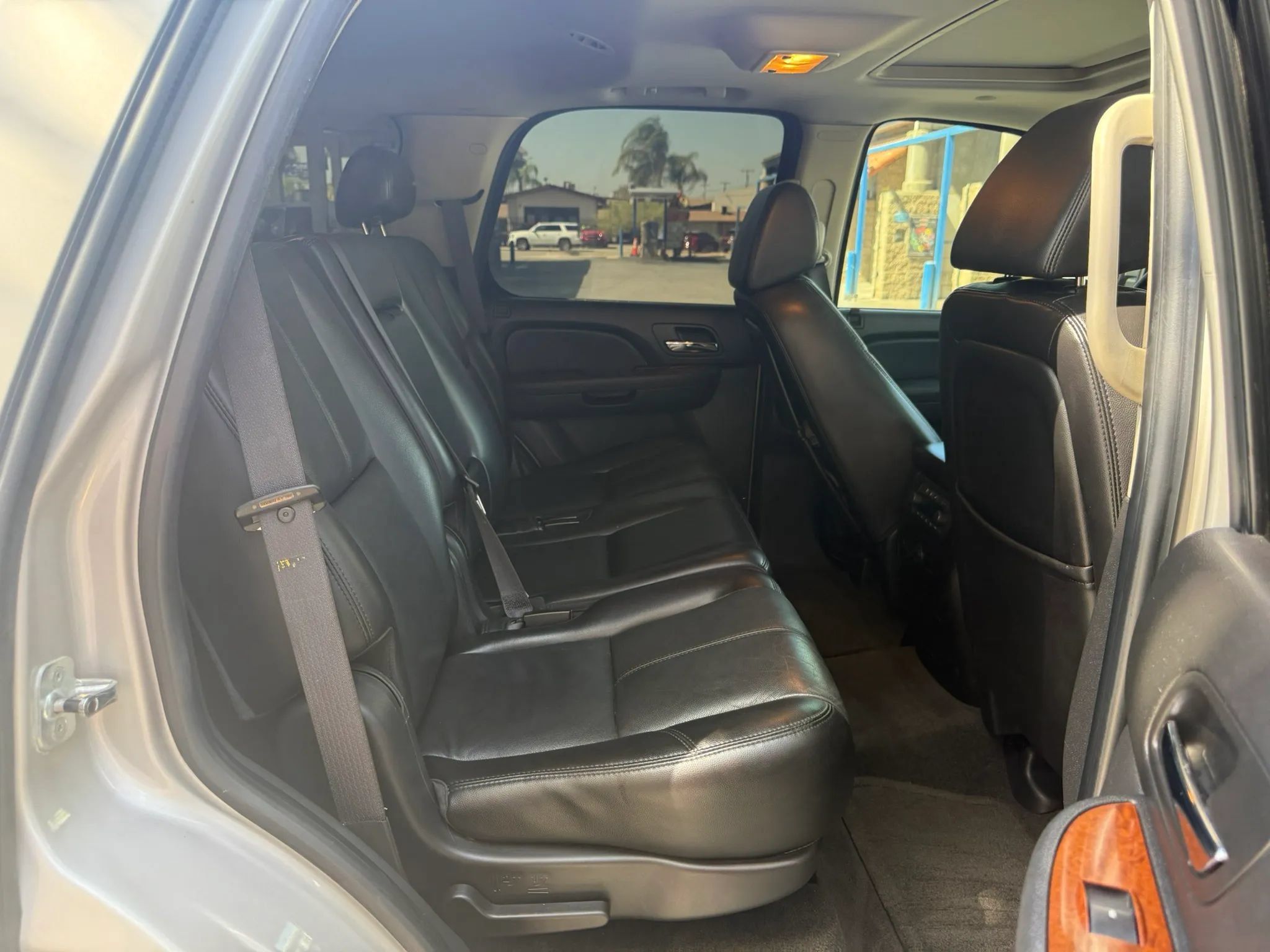 Used 2007 GMC Yukon SLT w/ SLT Preferred Equipment Group RWD image 11