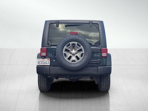 Used 2018 Jeep Wrangler Unlimited Rubicon w/ Connectivity Group image 5