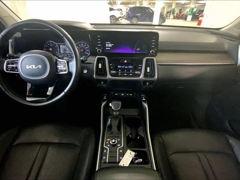 Used 2023 Kia Sorento S w/ Panoramic Sunroof Package image 16