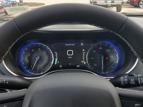 New 2026 Chrysler Pacifica Limited w/ S Appearance Package FWD image 26