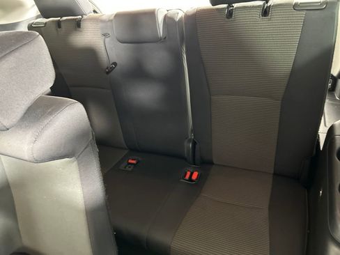 Used 2023 Toyota Highlander L image 18