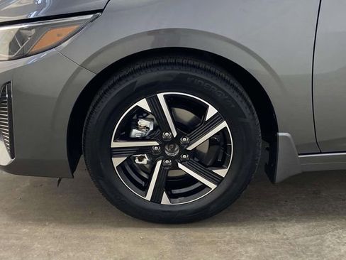 New 2025 Nissan Sentra SV image 7