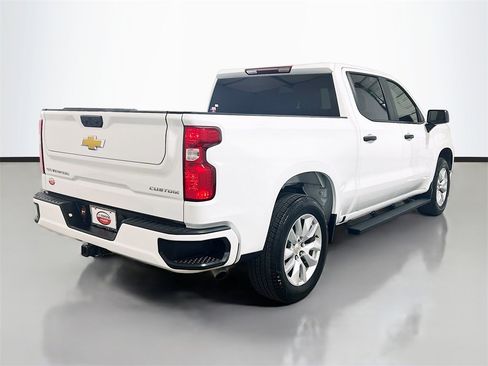 Used 2025 Chevrolet Silverado 1500 Custom image 4