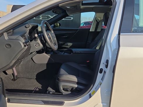 Certified 2024 Lexus ES 350 w/ Premium Package image 4