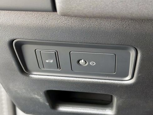 New 2026 Land Rover Discovery S AWD/4WD image 31