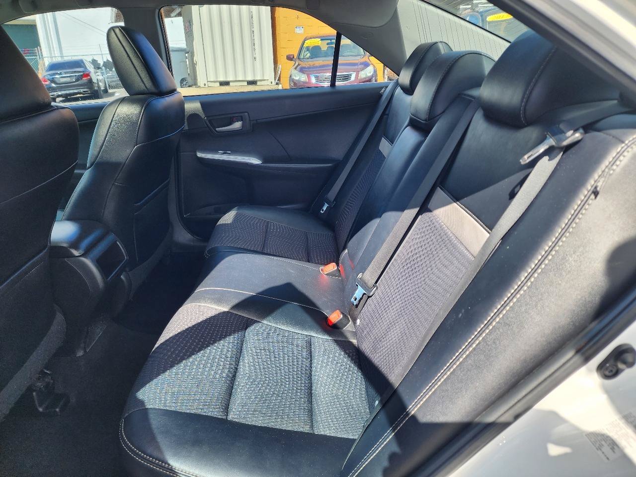 Used 2014 Toyota Camry SE FWD image 22