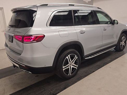 Used 2022 Mercedes-Benz GLS 450 4MATIC image 2