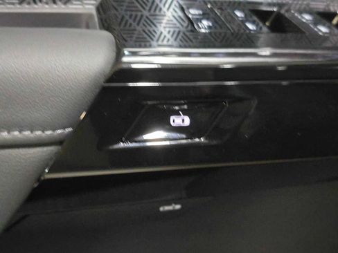 New 2026 BMW 760i xDrive w/ Executive Package AWD/4WD image 24