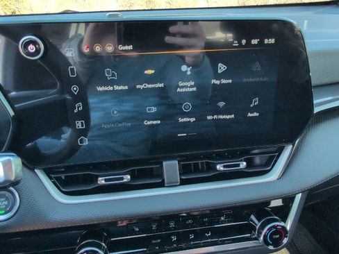 New 2026 Chevrolet Equinox LT w/ Safety and Technology Package FWD image 18