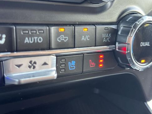 Used 2023 Ford F150 Platinum image 19