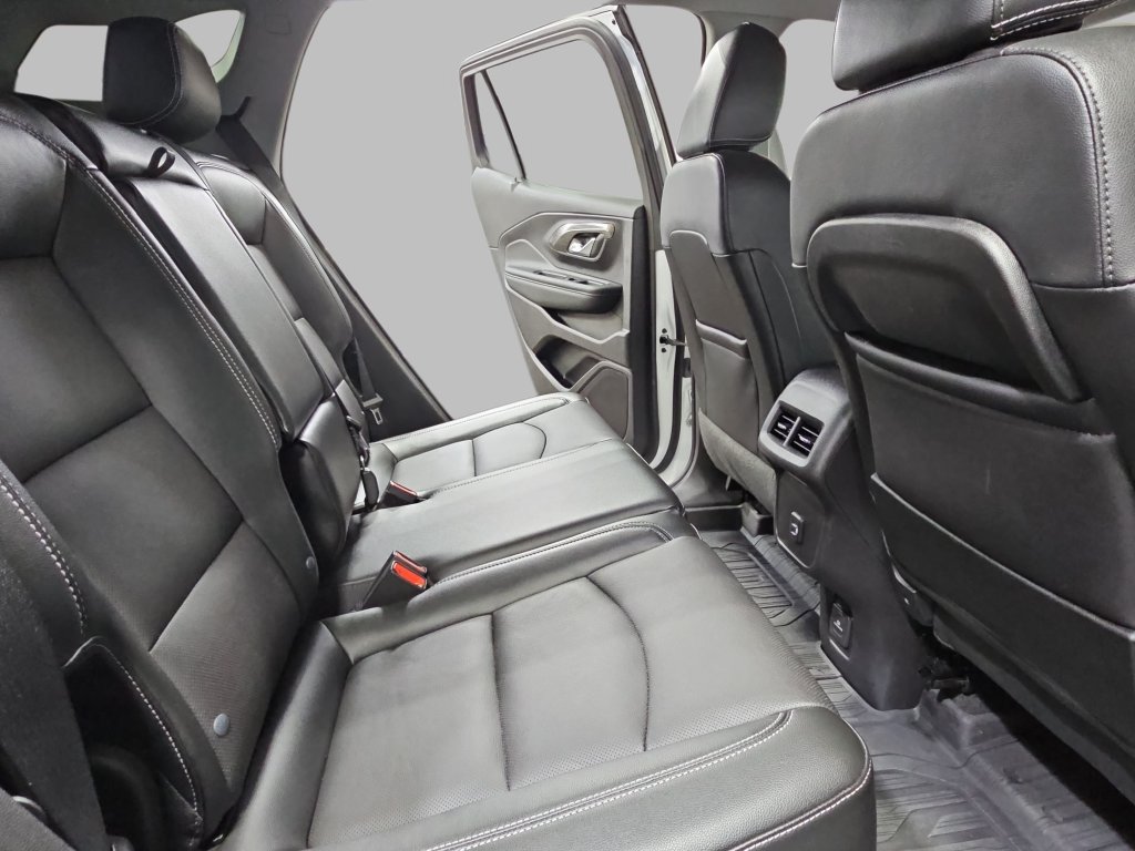 Certified 2024 GMC Terrain SLT w/ Elevation Edition AWD/4WD image 14