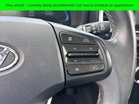 Used 2024 Hyundai Venue SEL FWD image 16