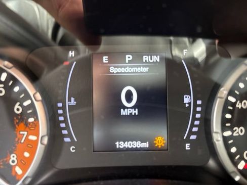 Used 2018 Jeep Renegade Latitude FWD image 19