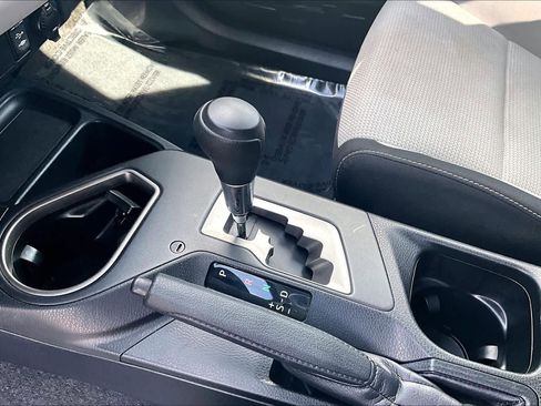 Used 2018 Toyota RAV4 XLE image 17