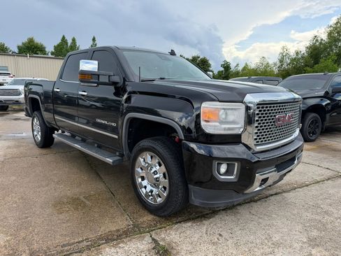 Used 2016 GMC Sierra 2500 Denali w/ Driver Alert Package AWD/4WD image 8