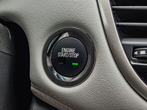 Used 2017 Chevrolet Trax LT w/ LT Convenience Package image 29