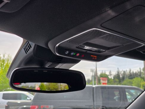 New 2025 GMC Acadia Denali image 25