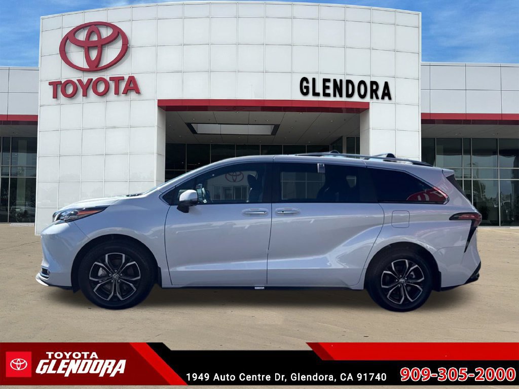 New 2026 Toyota Sienna Platinum AWD/4WD image 6