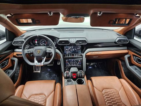 Used 2022 Lamborghini Urus image 29