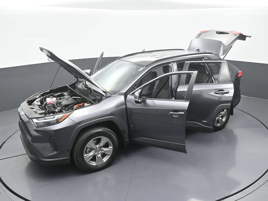 Used 2024 Toyota RAV4 XLE AWD/4WD image 58