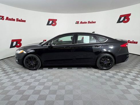 Used 2020 Ford Fusion SE w/ Equipment Group 151A FWD image 3
