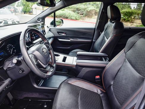 Certified 2024 Toyota Sienna XSE image 22