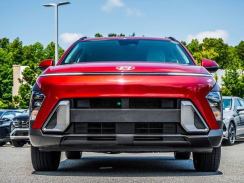 Used 2024 Hyundai Kona SEL AWD/4WD image 8