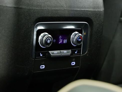 Used 2021 GMC Yukon SLT w/ SLT Premium Package image 37